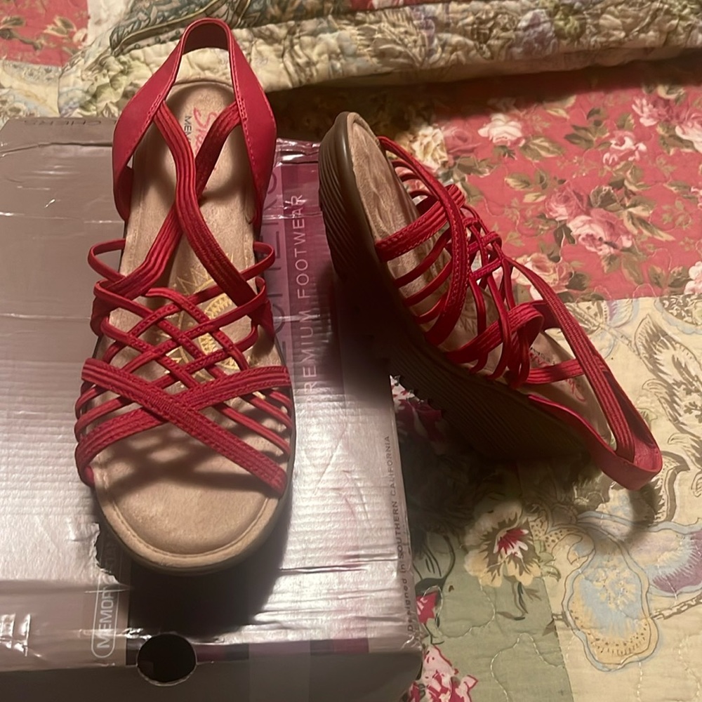 Like new sketcher sandals. Memory foam. Only been worn once.